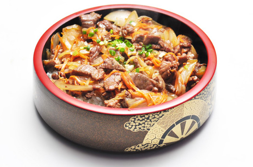 N7.Boeuf sauté oignon sur riz nature